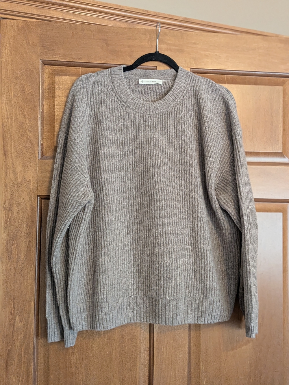 Everlane The Cocoon Crew in Wool Cashmere | Light Heathered Taupe |
L